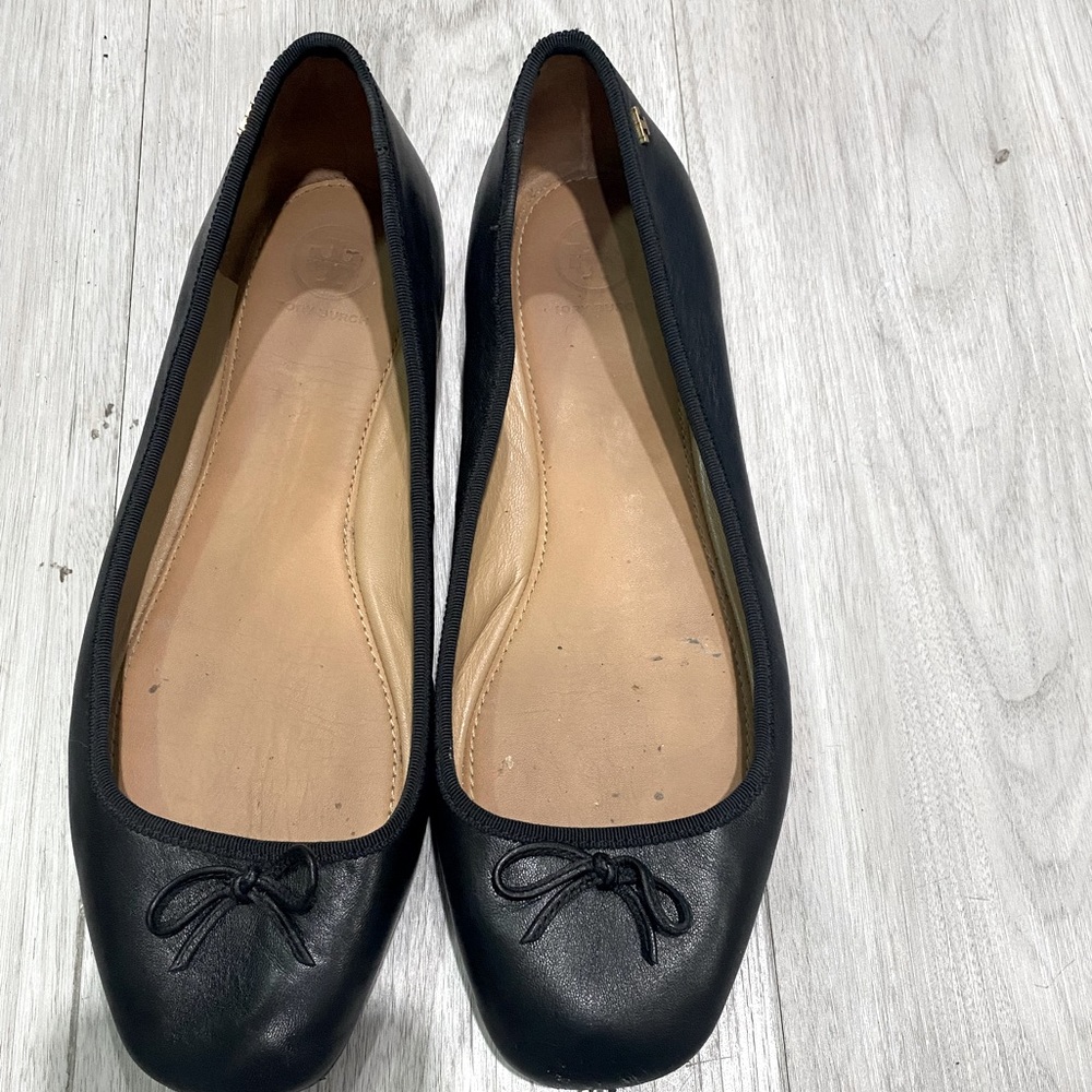 Tory Burch Black Leather Bow Top Flats |